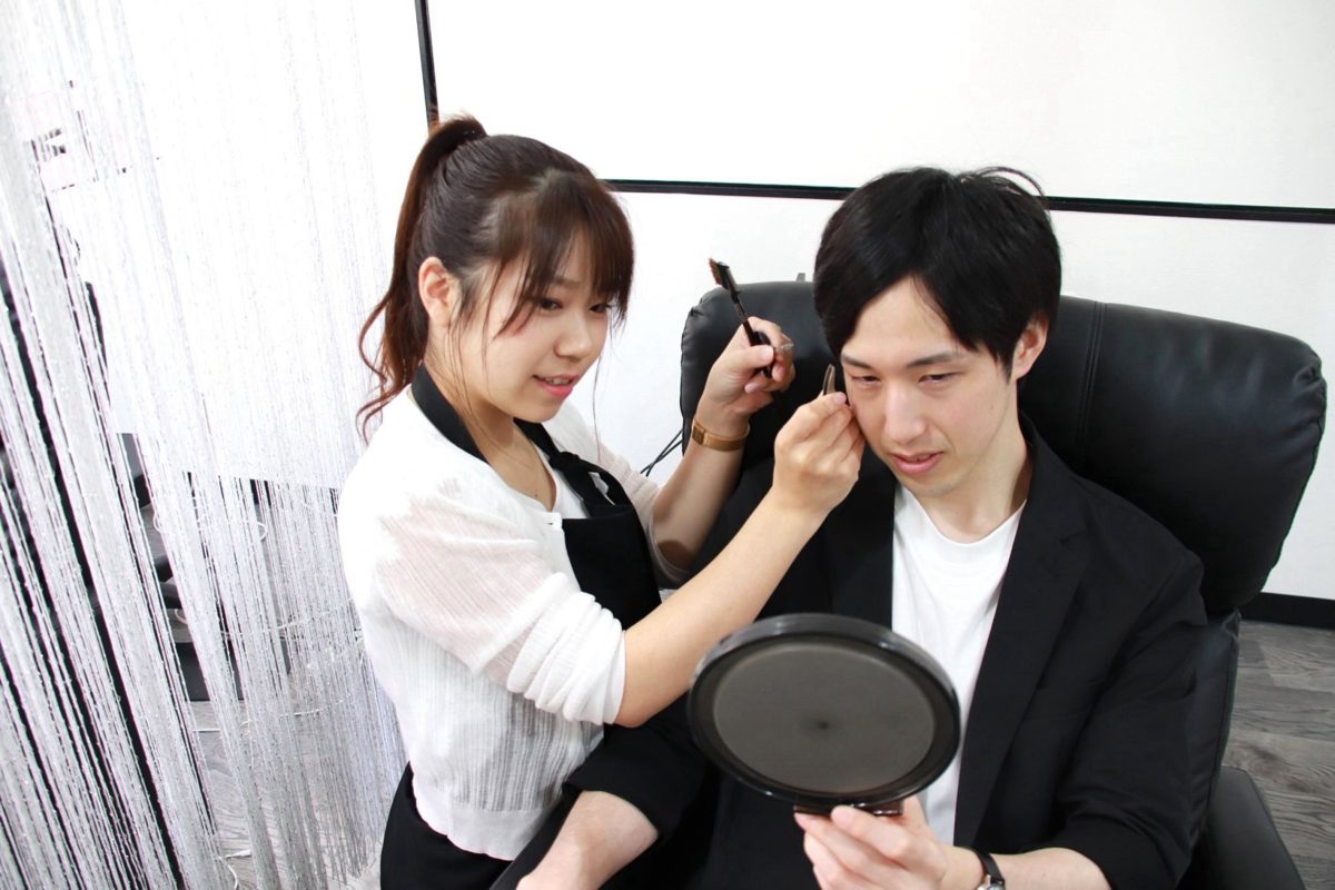 お手入れアドバイスの様子